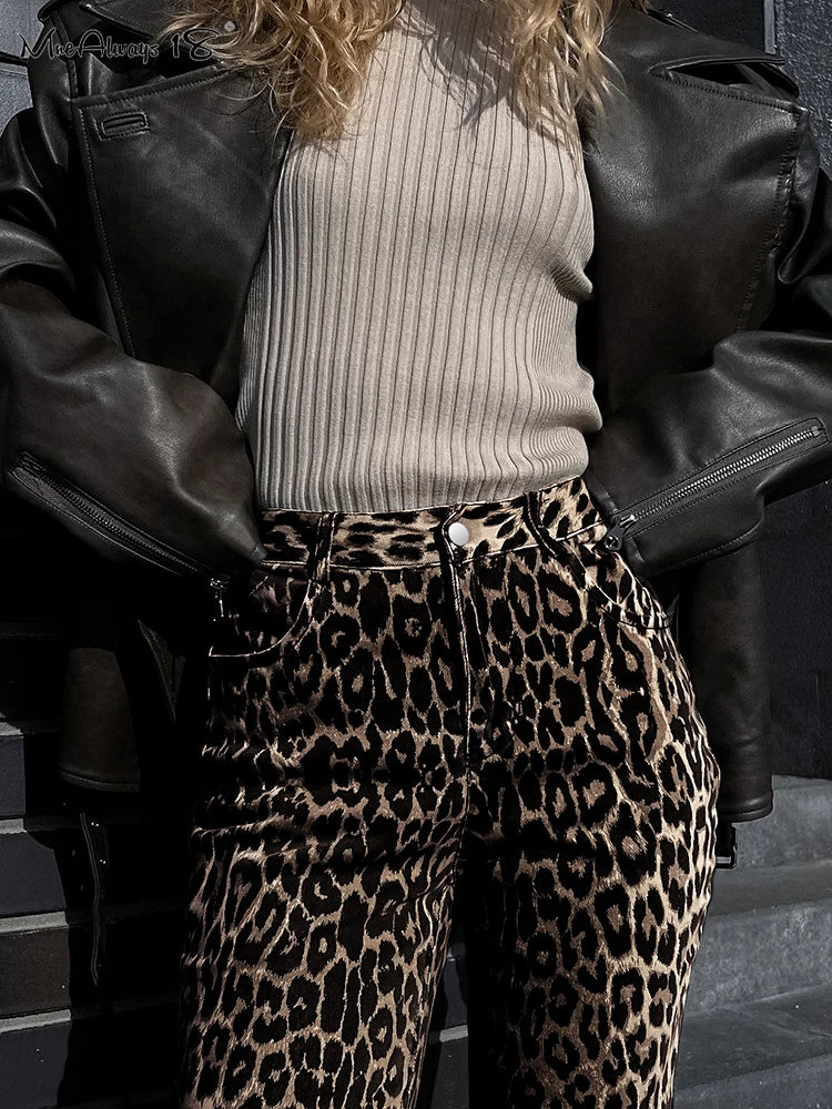 Pantaloni a gamba larga con stampa leopardata WildChique