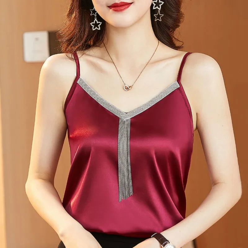 ZaraChic V-Ausschnitt Bluse mit Quasten - Sommerkollektion 2024
