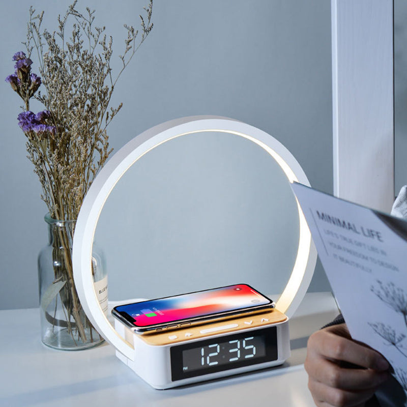 Moderne Wekker Met Licht, Tafellamp en Draadloze Oplaadfunctie