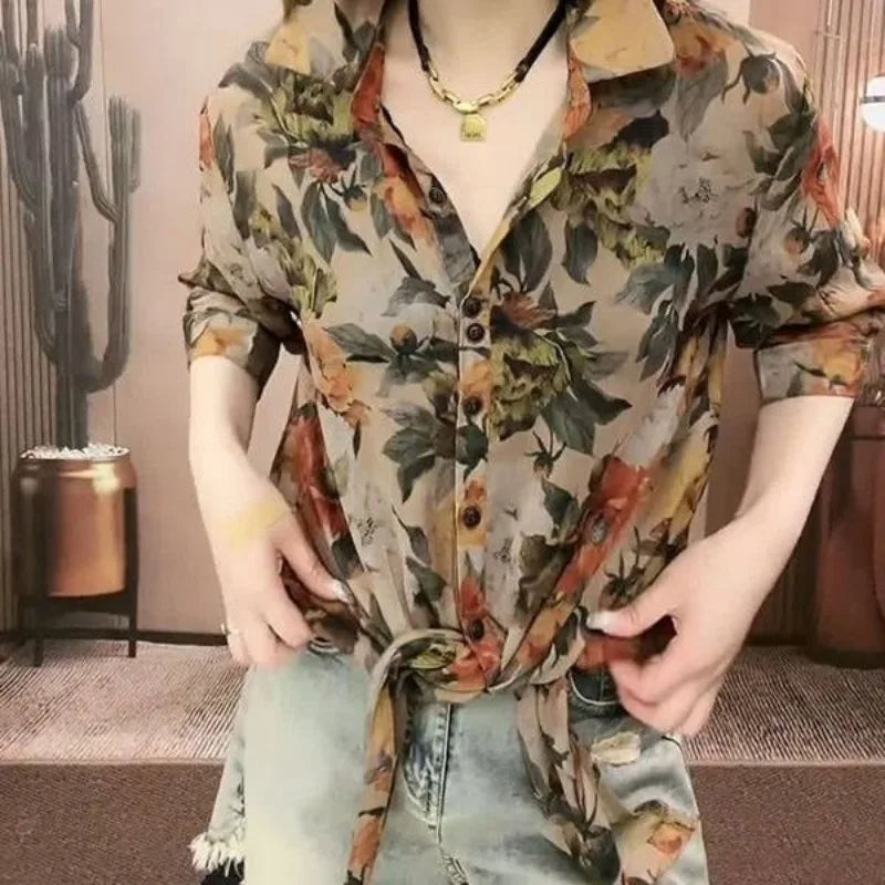Luxe Chiffon Blouse van LuxElegance