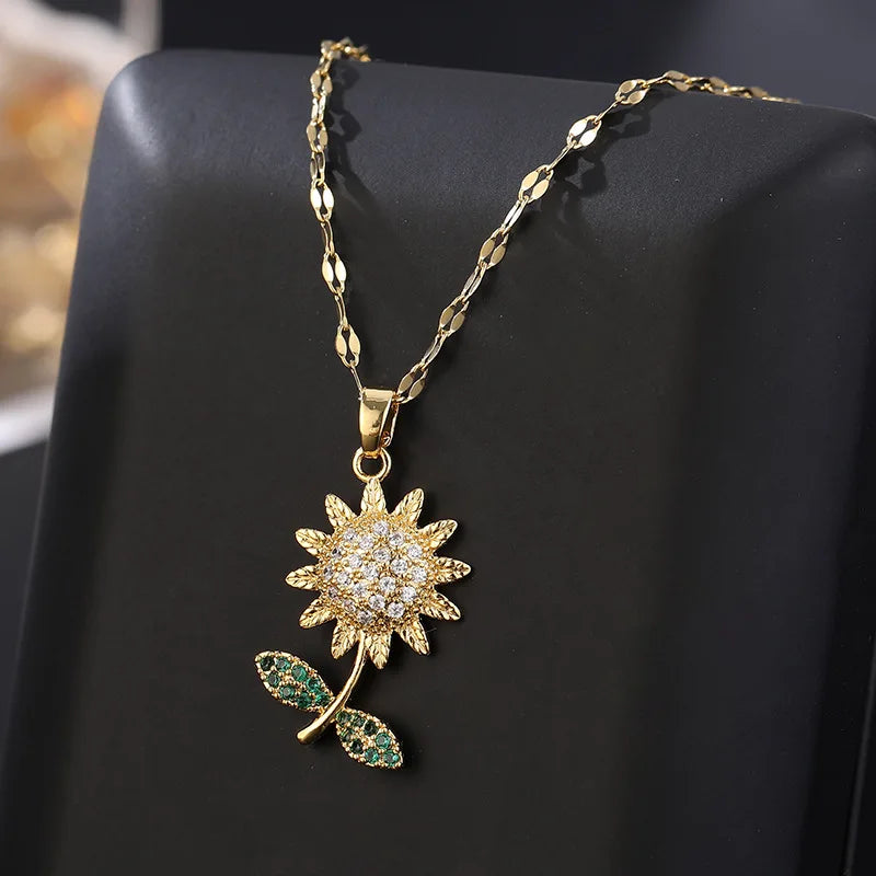 Pendentif en cuivre avec fleur de marguerite fraîche à la mode envoûtante