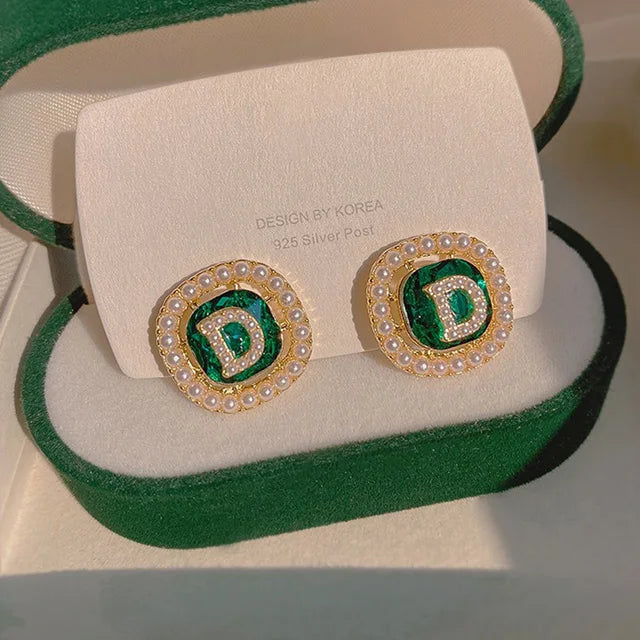 Bellissimi orecchini a lettera rotonda placcati in oro 14K di lusso veri