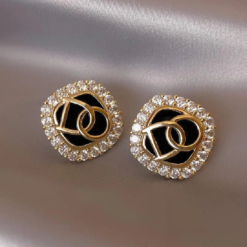Bellissimi orecchini a lettera rotonda placcati in oro 14K di lusso veri