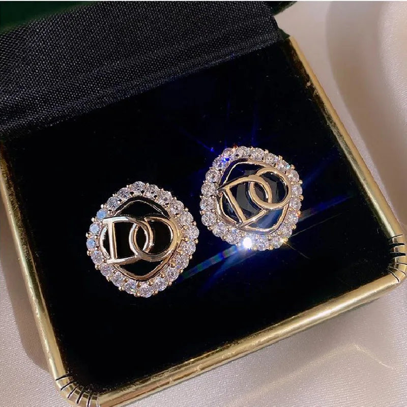 Bellissimi orecchini a lettera rotonda placcati in oro 14K di lusso veri