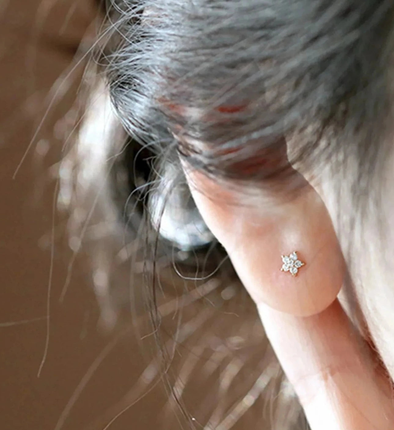 Betoverend Klein Bloem Zirkonia Oorstekers van Zilverbloesem