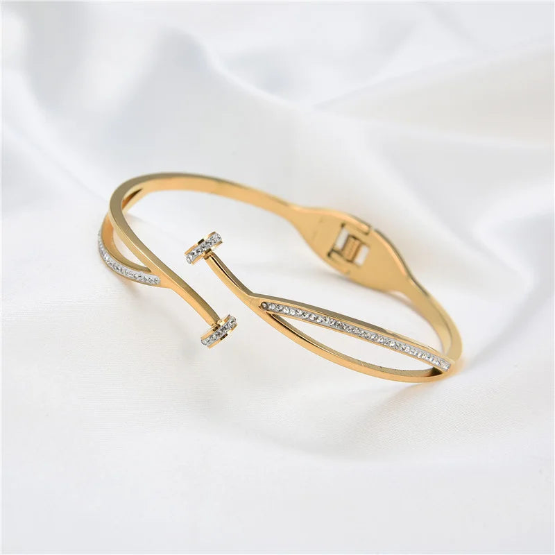 Dazzle Armband by Luna for Glamorous Women