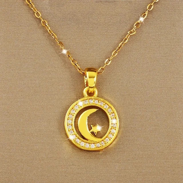 Incantevole Collana con Ciondolo Luna e Stella