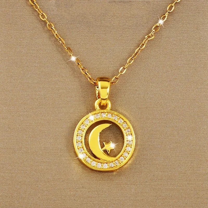 Incantevole Collana con Ciondolo Luna e Stella