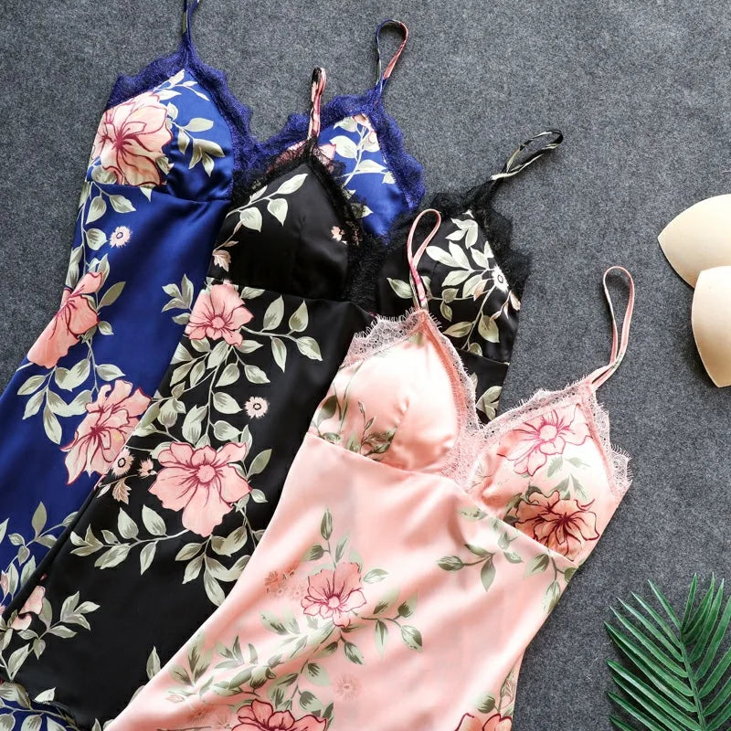 Serenity Luxe Satijnen Bloemenprint Slaapset