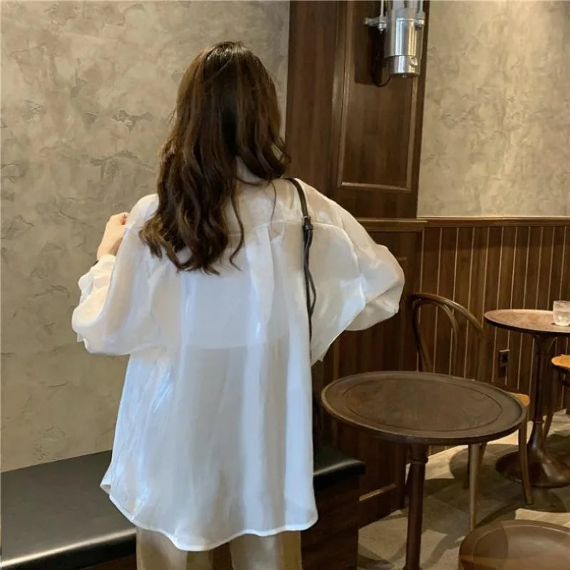 Elegante Camicia Oversize in Raso per Donne