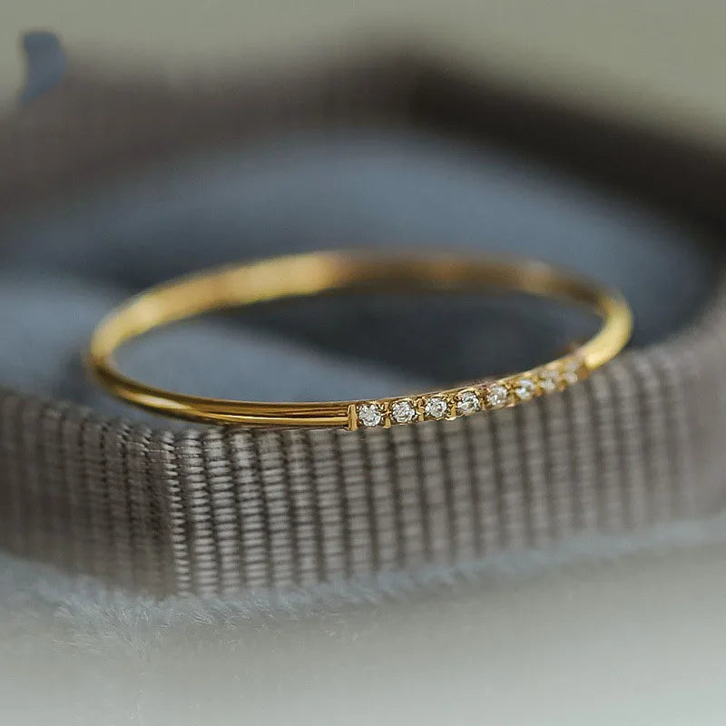 Diamantia's Roestvrij Stalen Mode 1Mm Ring voor Dames met Cubic Zirkonia - Fashion Trouwsieraden Cadeau