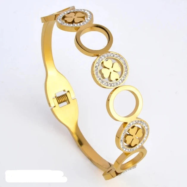 SparkleLux Bracciale da Polso in Acciaio Inossidabile con Chiusura in Zircone