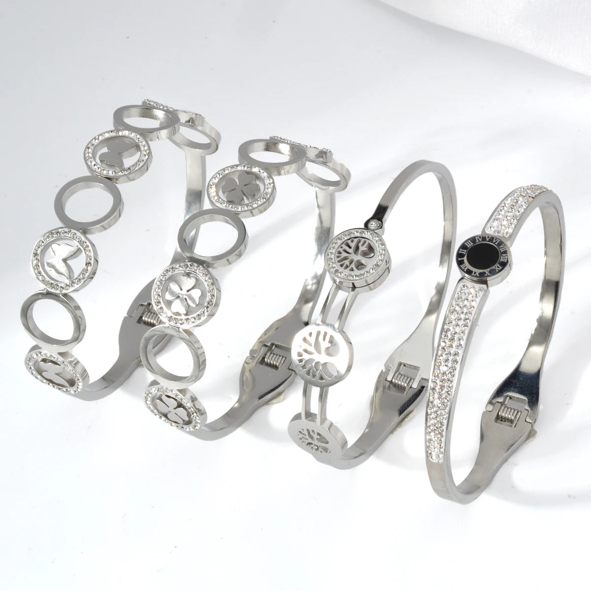 SparkleLux Bracciale da Polso in Acciaio Inossidabile con Chiusura in Zircone