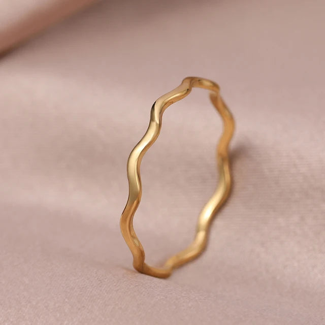 Elegantes Anillos Minimalistas de Onda Marina de Moda