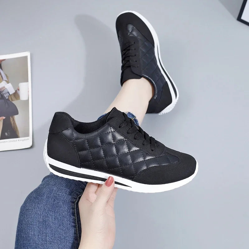 EleganceStride Sneakers Eleganti