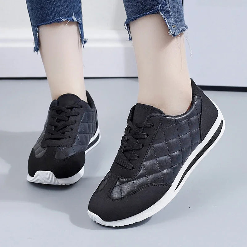 EleganceStride Sneakers Eleganti