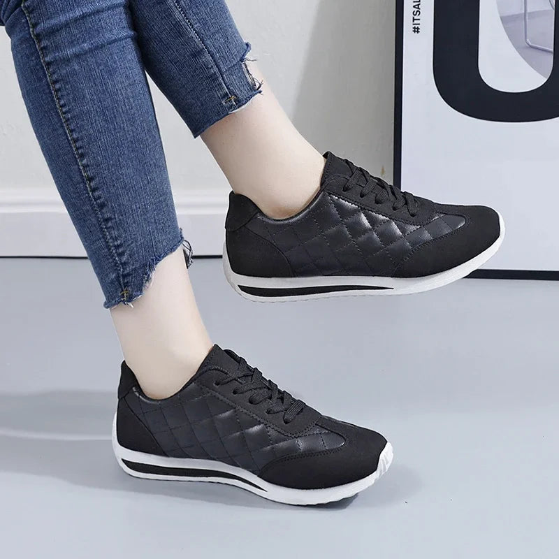 EleganceStride Sneakers Eleganti
