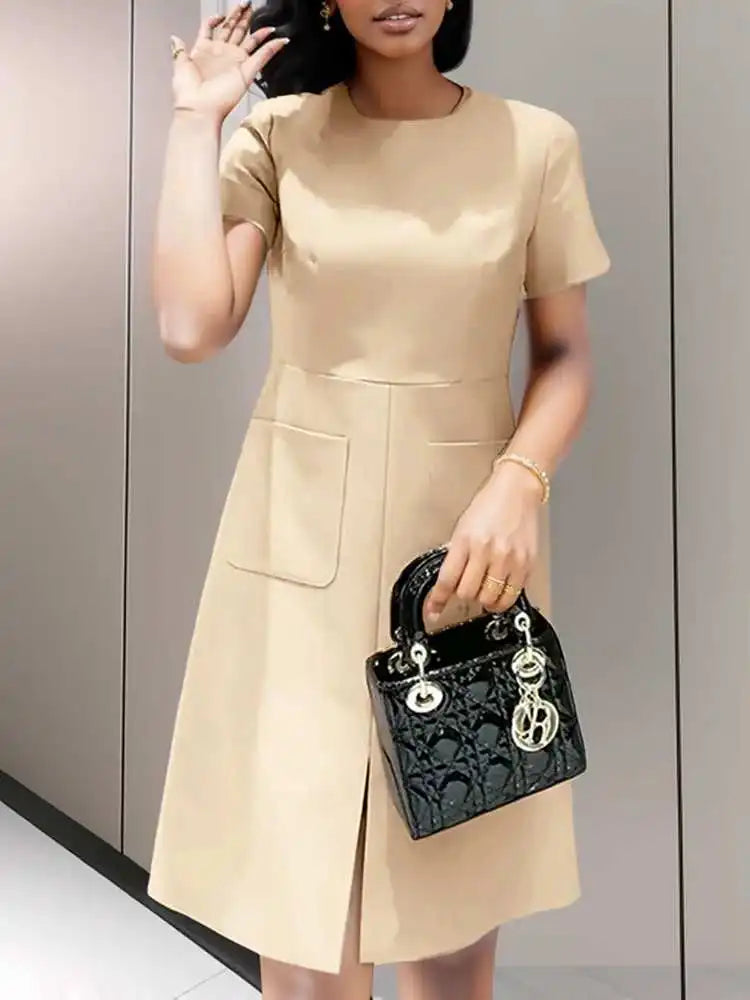 LuxeLoom Robe de Poche Élégante