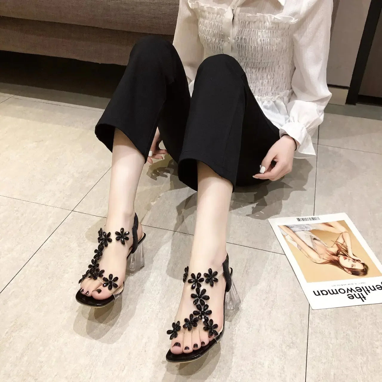 DivaGlow Blumen Strass Sandalen