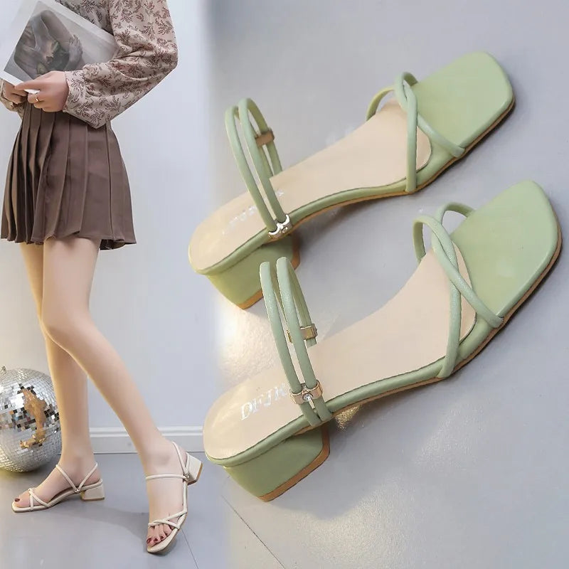 Stijlvolle Vierkante Hoge Hakken Sandalen voor Dames!