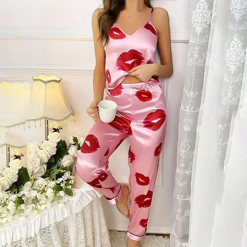 Celeste Satijnen Lippenprint Pyjamaset