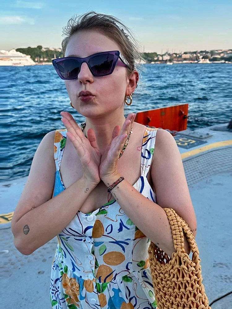 SunGlow Mode Élégance d'été Robe de plage