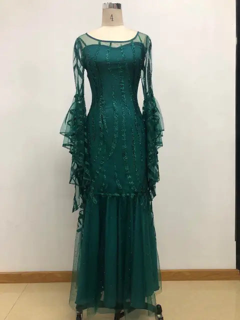 Bezauberndes Luxus Maxi Kleid mit Reicher Spitze und Gestreutem Gold