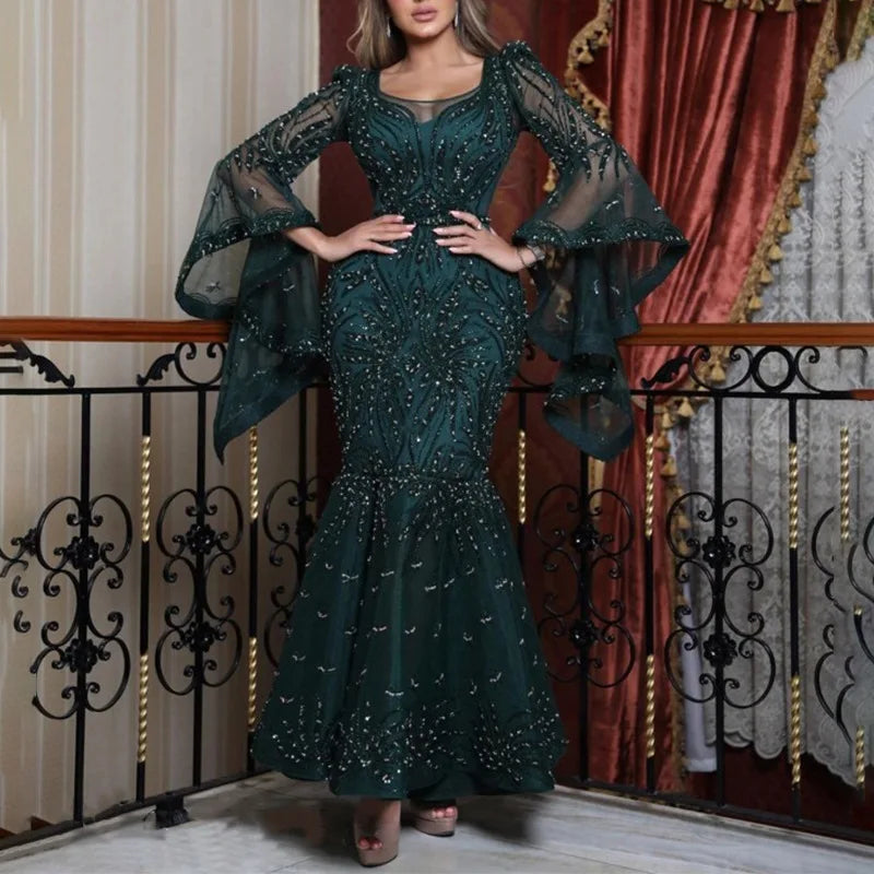 Bezauberndes Luxus Maxi Kleid mit Reicher Spitze und Gestreutem Gold