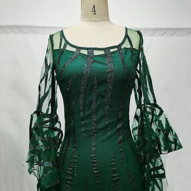 Bezauberndes Luxus Maxi Kleid mit Reicher Spitze und Gestreutem Gold