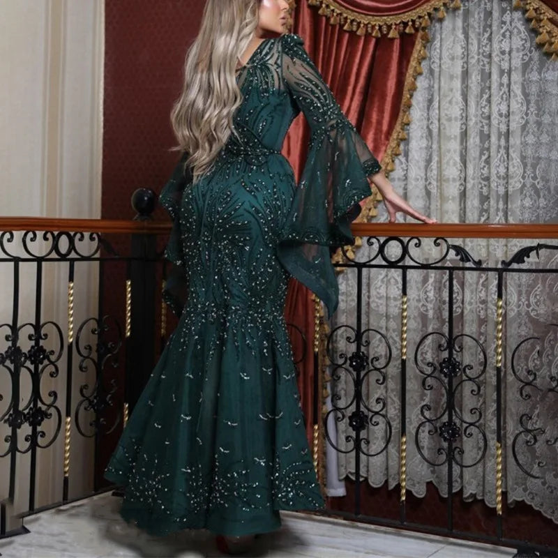 Bezauberndes Luxus Maxi Kleid mit Reicher Spitze und Gestreutem Gold