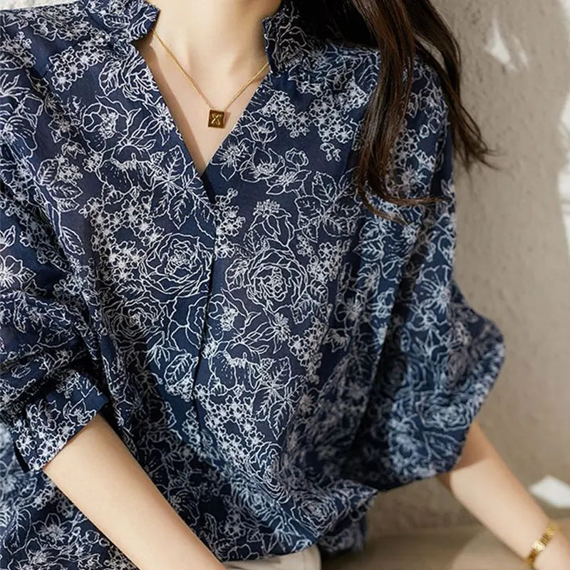 Vintage Print Blouse with V-neck and 3/4 Sleeves