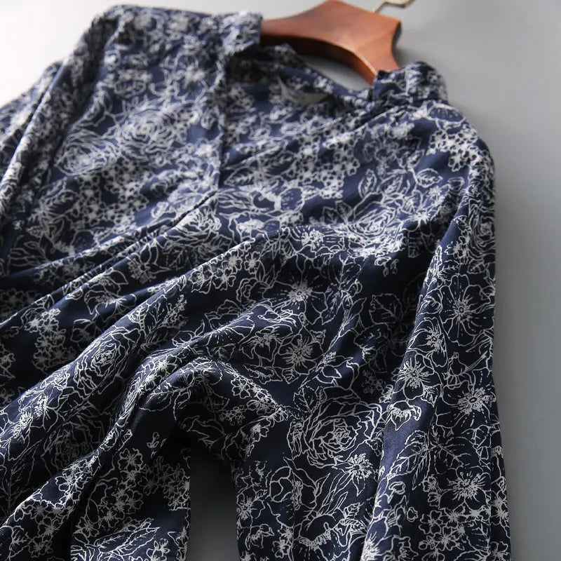 Vintage Print Blouse with V-neck and 3/4 Sleeves