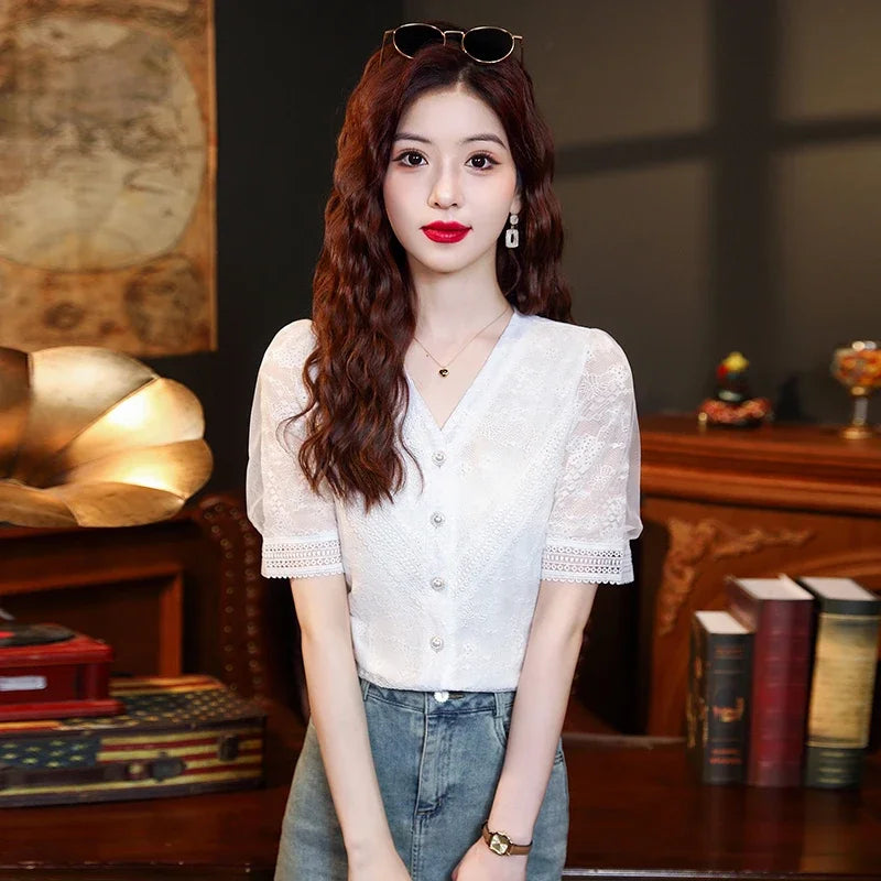Casual V-Neck Hollow Out Lace Shirt Blouse van Sophia's Couture