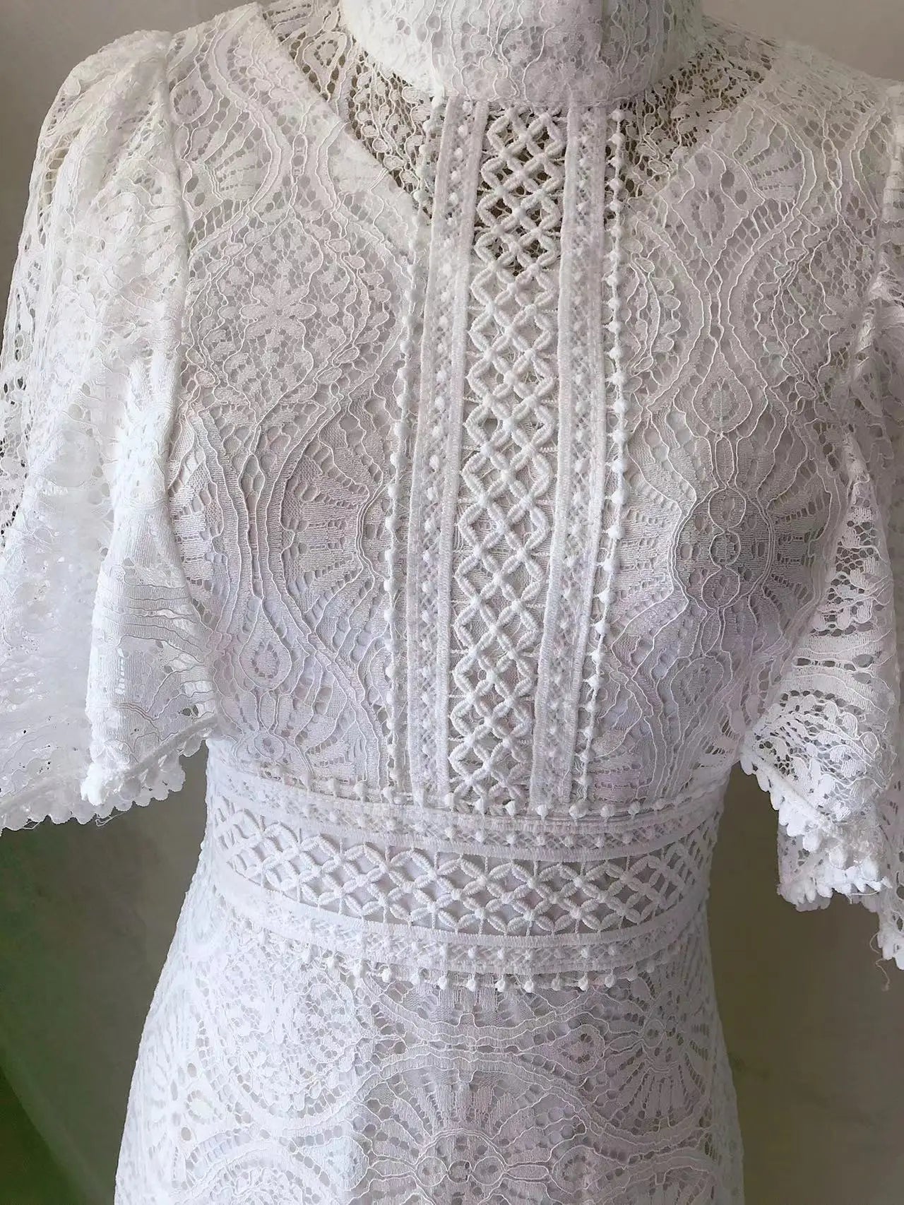 Vintage elegant party dress with ruffles from Tingfly