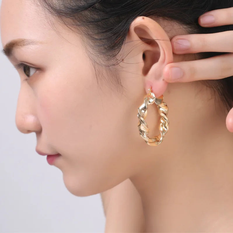 GoudGloed Trendy Geometrische Twisted Hoepeloorbellen