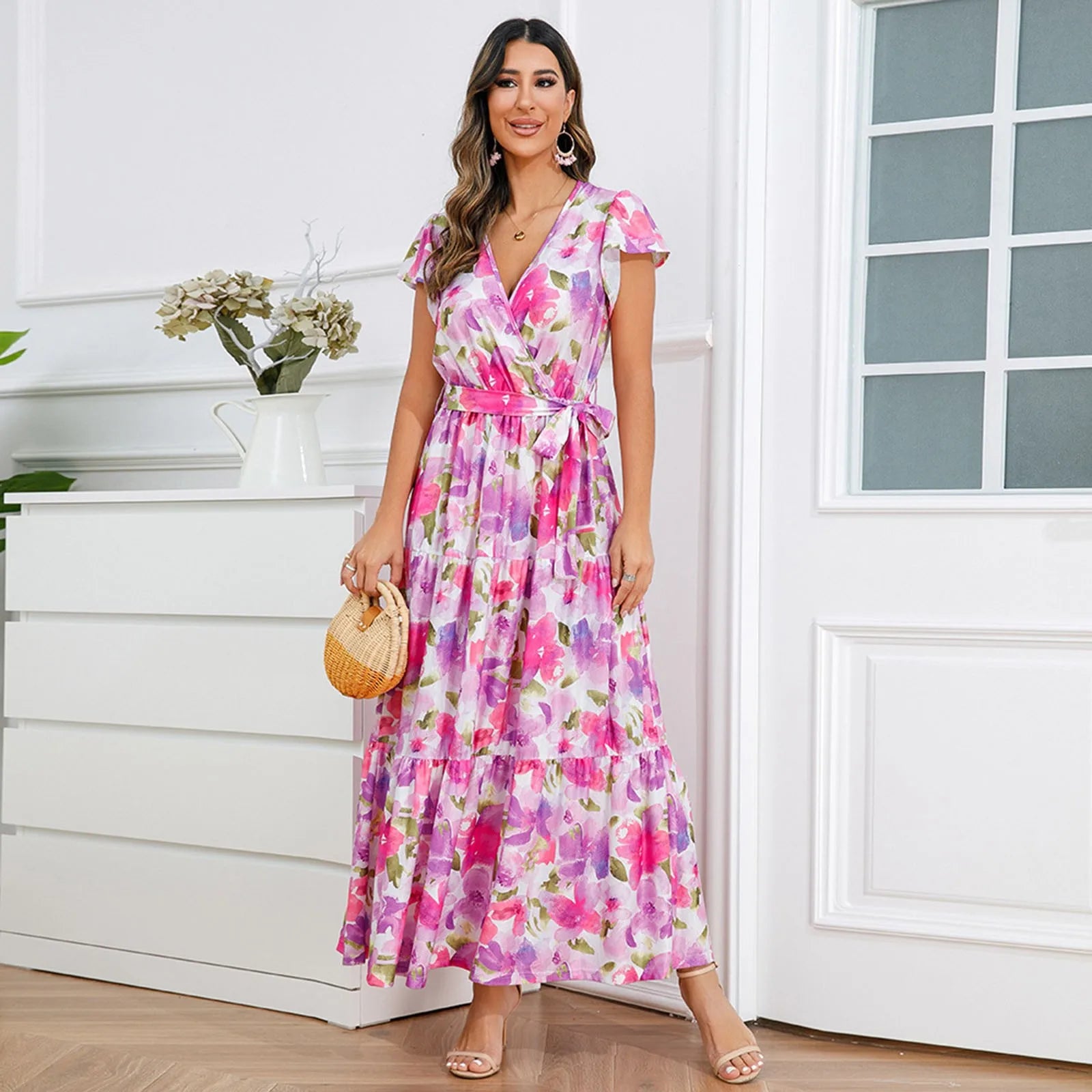 Sommerliches V-Ausschnitt Blumenkleid mit Rüschen