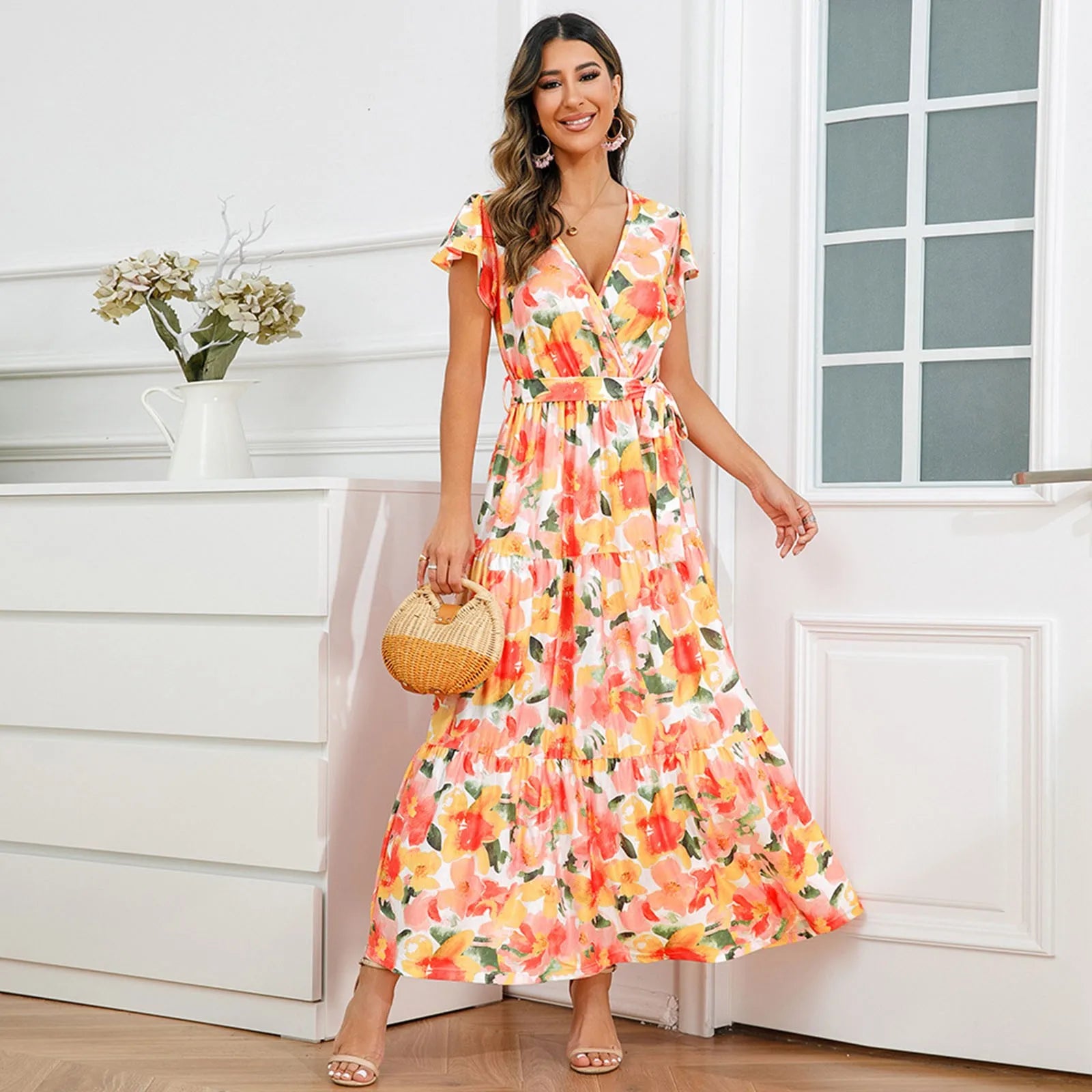 Sommerliches V-Ausschnitt Blumenkleid mit Rüschen