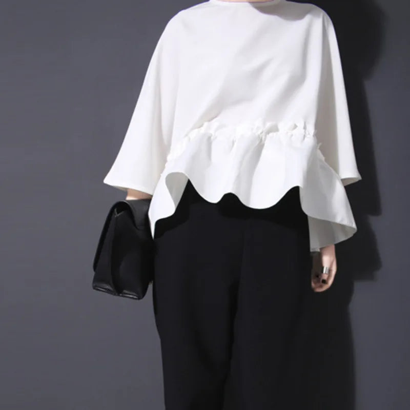 LuxeVerve Asymmetrische Ruffle Hem Blouse