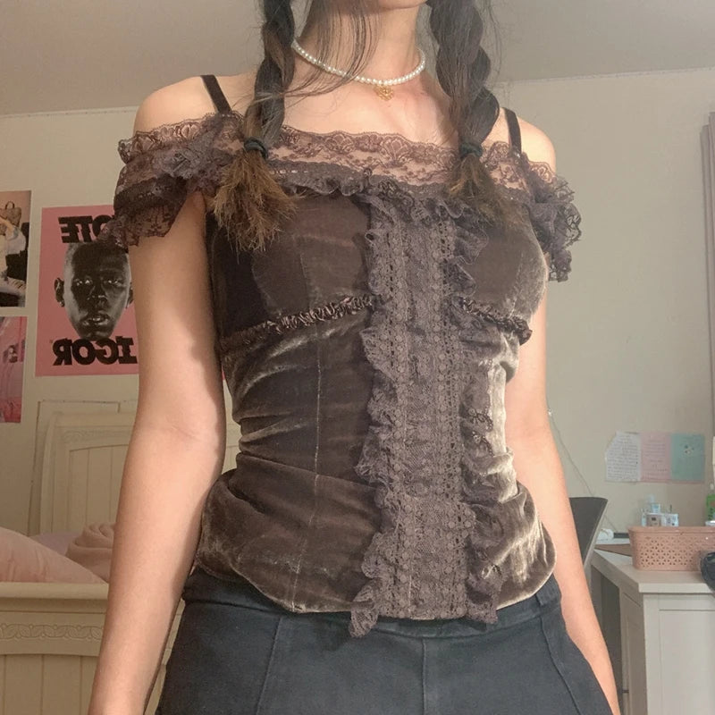 RetroElegance Vrouwen Vintage Ruffles Lace Trim Crop Top Sexy Off Shoulder T-shirt