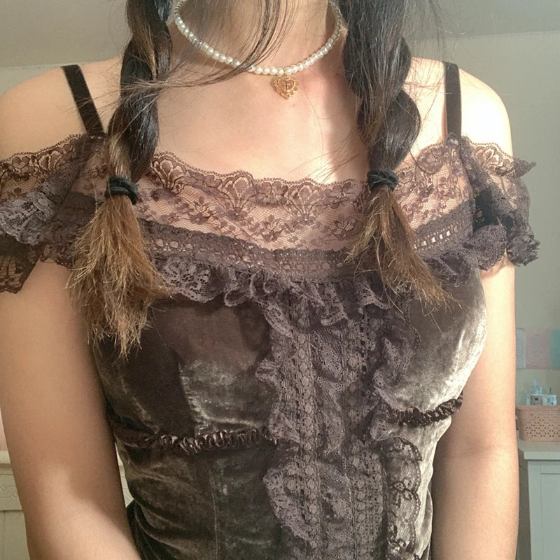 RetroElegance Vrouwen Vintage Ruffles Lace Trim Crop Top Sexy Off Shoulder T-shirt