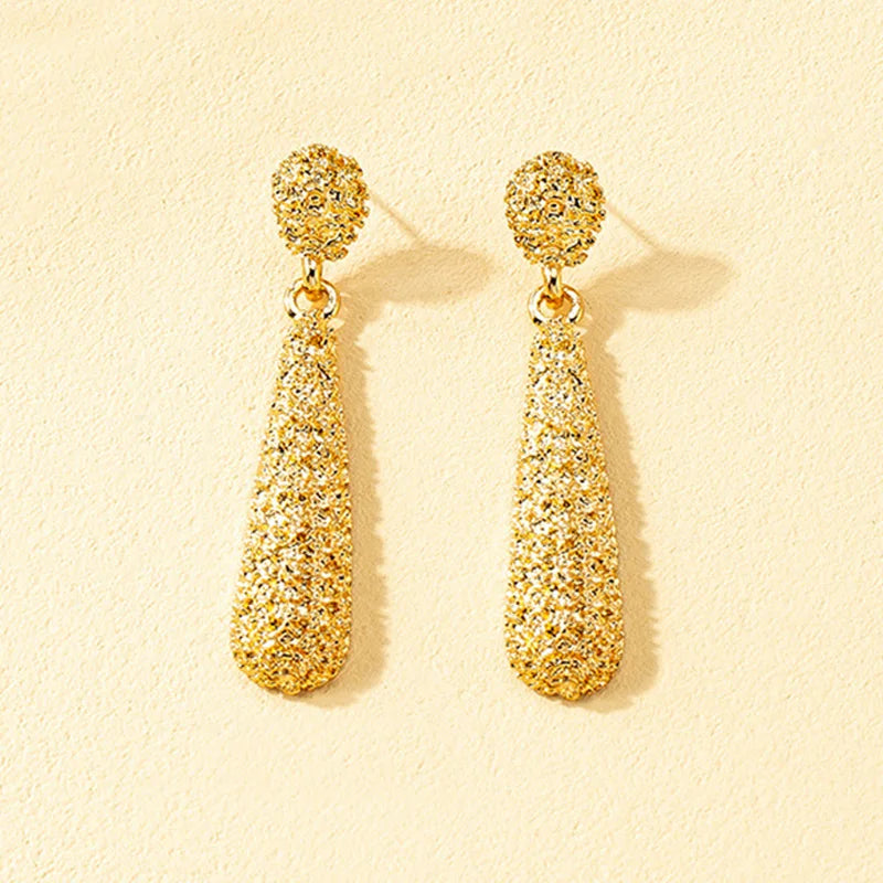 Splendidi orecchini a goccia d'acqua