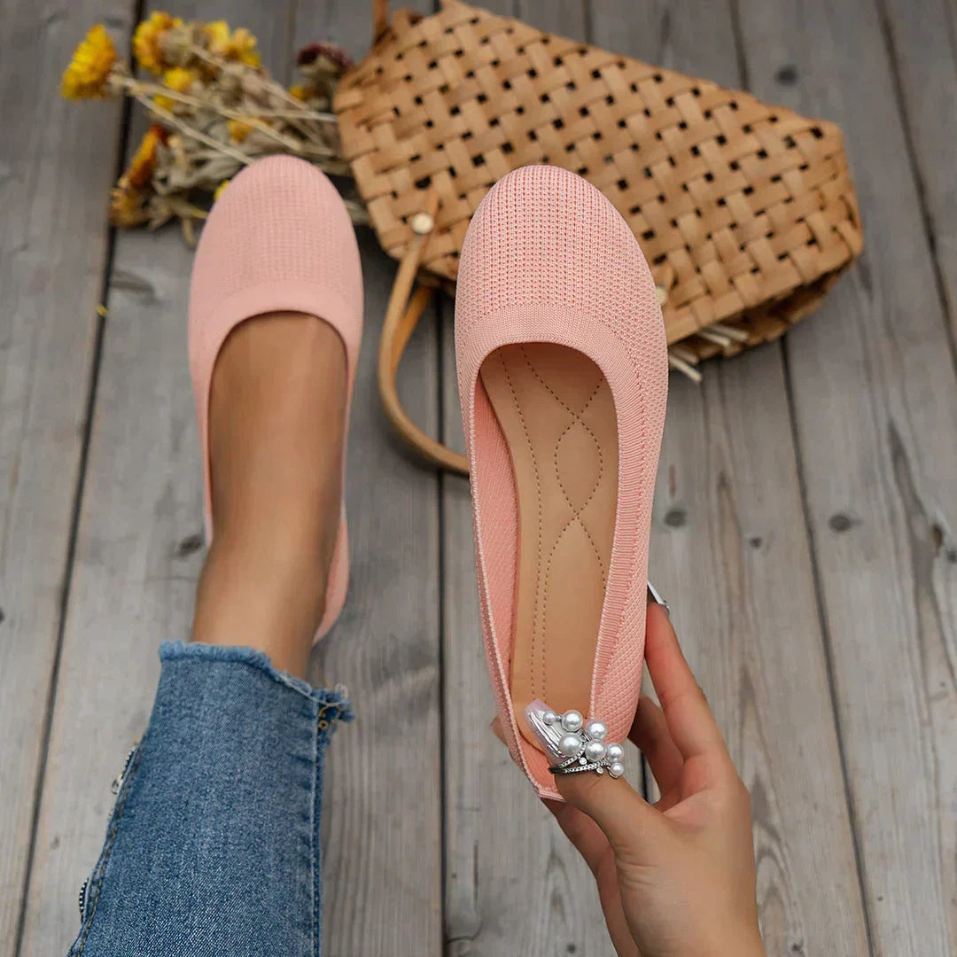 Roze comfortabele schoenen van het merk Xelara, met een elastische ribstof en een flexibele zool, ideaal voor dagelijks gebruik met stijl en comfort.