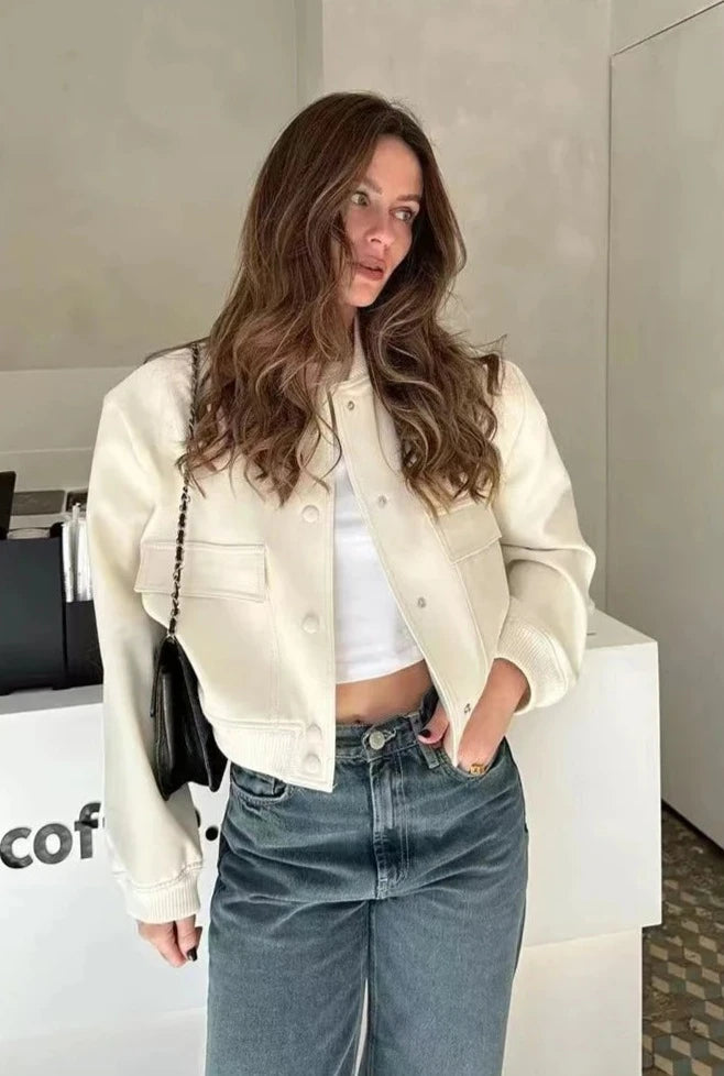 Stilvolle Frühlings-Bomberjacke von ModaChic