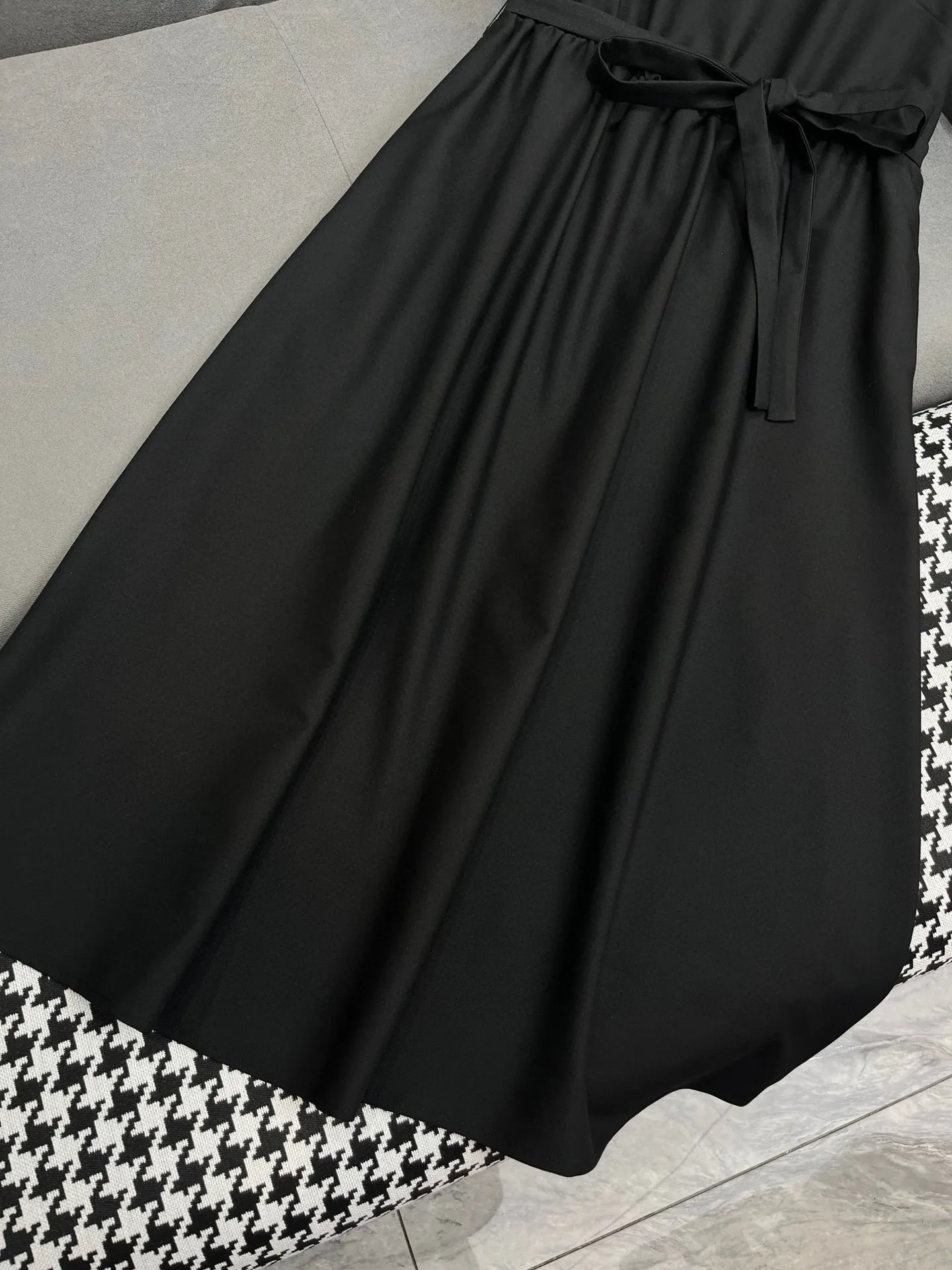 Stijlvolle Lange Mouwloze Jurk voor de Zomer