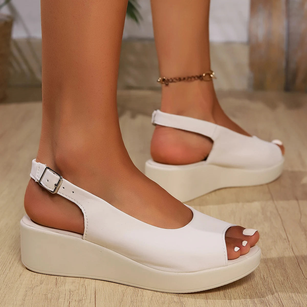 Sandali estivi da donna con zeppa