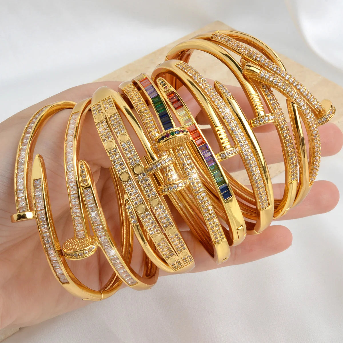 Luxe Kruisarmband van Zonnig Juwelen voor Stralende Stijlbewuste Vrouwen