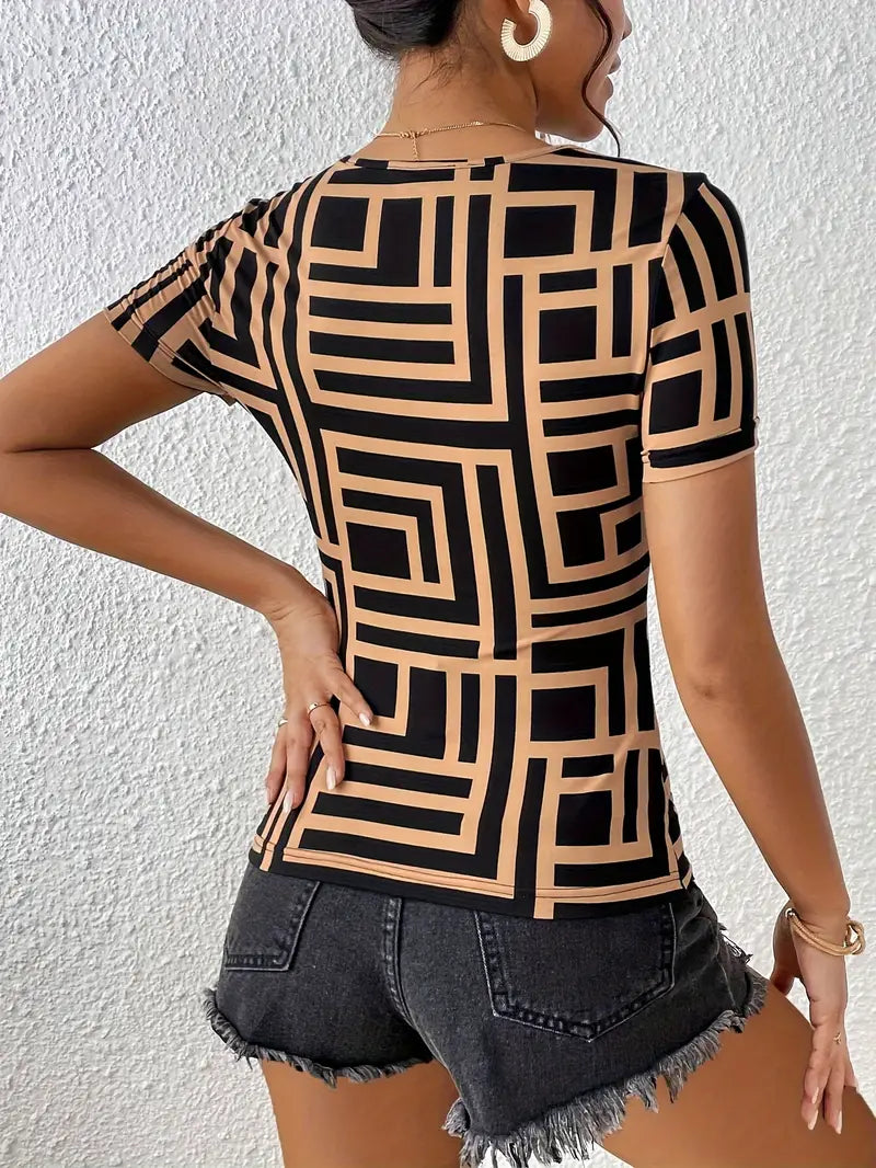 Elegante T-shirt met uitgesneden borst