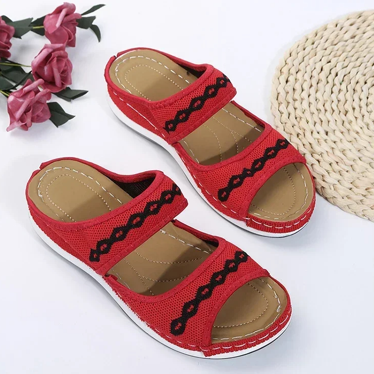 Velanora - Orthopädische Damensandalen mit Muster auf den Riemen