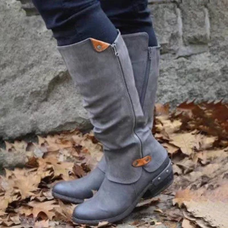 High boots with round toe and blue side zipper