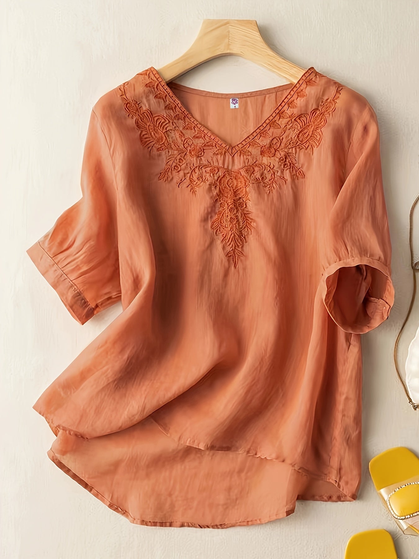T-shirt Juliet di Eve per uno stile primaverile ed estivo senza tempo